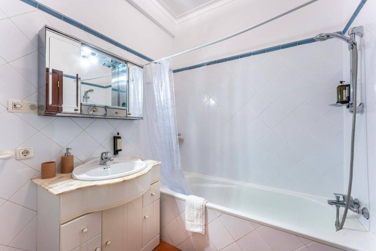 Peaceful 1 Bdr Apartment W/ Balcony By Lovelystay Almancil Luaran gambar